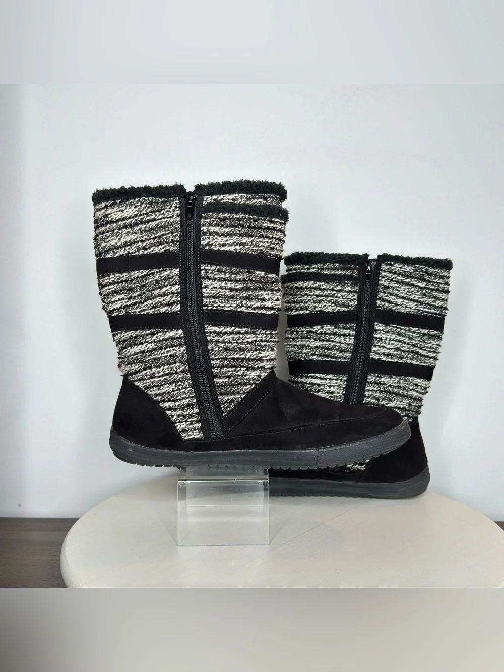 Rocket Dog Black & White Woven Boots - Size 10